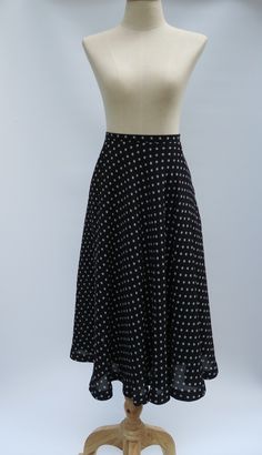 "True vintage | black | polka dot | Polyester | Japanese Vintage Skirt | vintage skirt | long skirt | Vintage Style Condition: Great vintage condition Flaws found: None Material: Polyester Approximately measurements: *Waist: 24\"   *Hip: 42\" *Length: 30\" Detail *True vintage *White polka dots *buttons back *Zipper font *Long skirt *Lined bottom" Long Skirt Vintage, Rock Vintage, Vintage Rock, Japanese Vintage, Skirt Long, Skirt Vintage, Beautiful Blouses, Mode Vintage, Black Polka Dot