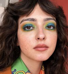 Makeup For Bright Green Dress, Primary Color Makeup Look, Jewel Tone Makeup Looks, Fun Eyeshadow Looks For Beginners, Wes Anderson Makeup, Funky Eyeshadow Looks, Fun Summer Makeup, Dots On Face Makeup, Fun Eyeshadow Looks Colorful