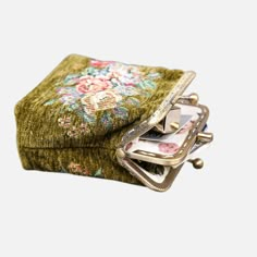 With a nod to the Victorian era, MCW’s freshly combines the classic and elegant design of the traditional carpet bag with a textural and tactile twist.The main body of coin purse is made with rich chenille carpet, cotton floral canvas, and brass clasp with double kiss lock.There are pockets for ID and cards on both side of middle panel, which makes this coin purse very functional and easy to organize your ID, cards, money and coins. This Victorian Carpet Coin Purse is going to be your daily comp Cheap Vintage Pouch Coin Purse, Luxury Vintage Coin Purse For Gift, Victorian Carpet Bag, Frye Boots Outfit, Victorian Carpet, Christmas Gift Inspiration, Traditional Carpet, Cute Coin Purse, Cute Wallets