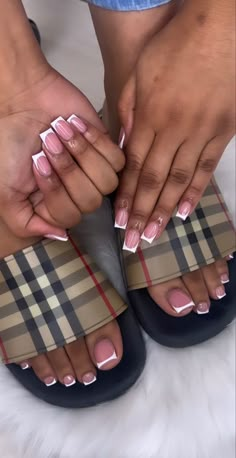 Holiday Nails And Toes Summer, Summer Nails On Black Women, African Acrylic Nails, French Tip Nails And Toes Black Women, Simple Nails No Design, Nails Inspo Black Women, Toes And Nails Set, Summer Nail Inspo 2024 Simple, Plan Nails