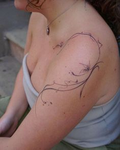 Flowy Shoulder Tattoo, Around Arm Tattoo Women, Colorful Shoulder Tattoo, Over Shoulder Tattoo, Cute Hidden Tattoos, Wispy Tattoo, Small Shoulder Tattoo, Connection Tattoo, Flow Tattoo