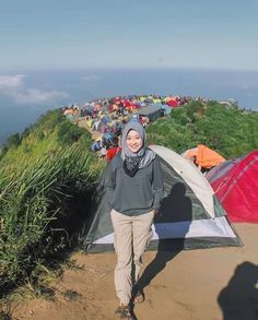 Outfit Camping Hijab, Ootd Hijab Travelling, Hiking Ootd, Outdoor Camping Outfits, Muslimah Fashion Casual, Andong, Mountain Outfit, Womens Thermal