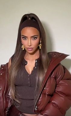 Brown Bayalage Hair, Brown Bayalage, Bayalage Hair, Curly Half Up Half Down, Kim Kardashian Hair, Kardashian Hair, Kim Kardashian Outfits, Brunette Balayage, Kardashian Outfit