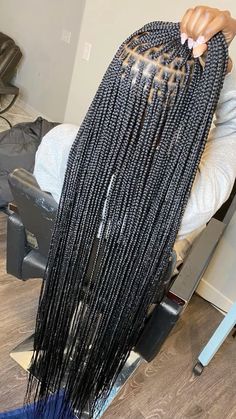 Knotless Long Box Braids, Small Knotless Braids Diagram, Small Peak A Boo Knotless Braids, Long Single Braids For Black Women, Knotless Box Braids Full Head, All Black Knotless Braids, Super Long Knotless Braids, Small Knotless Braids Knee Length, Long Knotless Peekaboo Braids