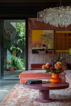 Eclectic Design Living Room, Apartment Eclectic Decor, Modern Pink Interior, Color Palette Interior Design Living Room, Masculin Living Room, Interior Design Eclectic Modern, Vibey House Aesthetic, Eclectic Interior Design Living Room, Masculine Apartment Aesthetic