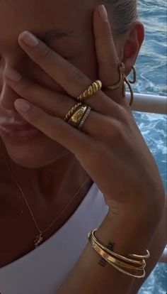 Elegant Gold Jewelry Aesthetic, Gold Stacked Jewelry Aesthetic, Olive Skin Tone Jewelry, Classy Gold Jewelry Aesthetic, Gold Jewels Aesthetic, Jewelry Stack Inspiration, Ring Inspo Jewelry Gold, 2024 Gold Jewelry Trends, Ring Stack Inspiration