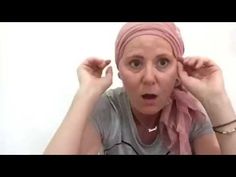 Leonie's quick & easy guide to tying a headscarf. Chemo Alopecia hair loss - YouTube Chemo Makeup, Chemo Port, Chemo Head Scarf, Turban Wrap, Chemo Scarves, Androgenic Alopecia, Chemo Care, Chemo Hats