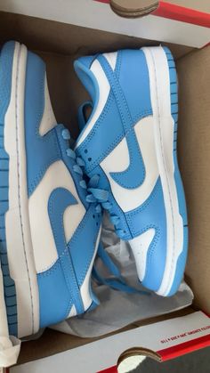 Dunks from Nike website.Can also be found in JD,laced,ebay etc Nike Bleu, Nike Website, Back To School Shoes, Comfy Casual Outfits, Pretty Shoes Sneakers, All Nike Shoes, Shoes Outfit Fashion, Cute Nike Shoes, Cute Nikes