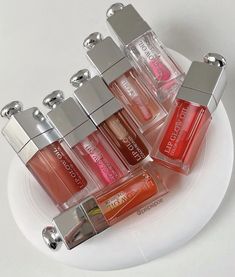 Dior Lip Oil, Clean Girl Makeup, Cute Nail Polish, Tinted Lip Gloss, Rosa Coral, Shiny Lips