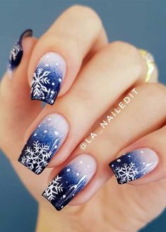 Blue Christmas Nails, Unghie Sfumate, Festive Nail Art, Nail Colors Winter, Nails Green, Colorful Nails