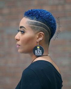 Super Short Mohawk For Women, Color Rinse On Natural Hair, Faded Haircut Women Black, Shirt Haircuts, Bald Baddie, Fade Haircut Women