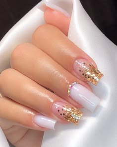 Gold Gel Nails, Gold Glitter Nails, Gel Nails Diy, Simple Acrylic Nails, Fancy Nails, Short Acrylic Nails, Purple Nails