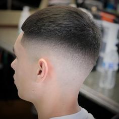 Hard Part Haircut, Barber Haircuts, Cool Boys Haircuts, Barbers Cut, Men's Cuts, Men's Hair Styles, Barber Haircut, Tapered Haircut, Cute Haircuts