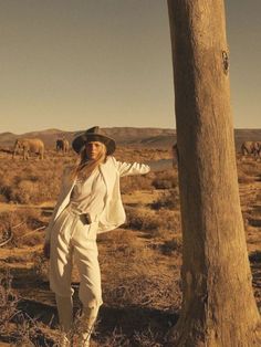 Midland Fashion, Drawing Playlist, Desert Aesthetic Fashion, Moda Safari, Geraldine Saglio, Lachlan Bailey, Paris April, Safari Outfit, Anna Ewers