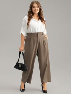 Shop Plain Plicated Detail Straight Leg Pants now and redefine your style with confidence at BloomChic. Tailored for mid and plus-size women. This trendy Bottoms Women, sizes 10-30. Season:Winter;Color:DarkBrown;Style:Office;Waist Design:High Rise;Pattern Type:Plain;Details:Button, Pocket, Pleated, Plain;Pocket:It is perfectly sized to carry a phone.;Belt:No-belt;Closure Type:Button Office Pants For Women, Office Wear For Mid Size Women, Types Of Formal Pants Women, Plus Size Fall Professional Outfits, Plus Size Outfits For Work Offices, Law Office Outfits Women Plus Size, Womens Business Professional Plus Size, Modern Women Outfits, How To Style Plus Size