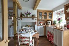 the kitchen is clean and ready to be used for dinner parties or as a place setting