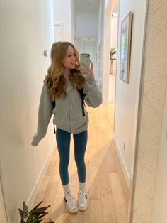 Outfit Ideas For Freshman, Outfit Ideas Basic White Girl, Leggings School Outfit, Simple School Outfits, Cute Comfy Outfits For School, Basic White Girl Outfit, Blue Leggings Outfit, Outfits For School Leggings, White Girl Outfits