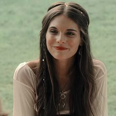 Caitlyn Stasey, Kenna Reign, Reign Hairstyles, Lady Kenna, Creating A Character, Caitlin Stasey, Reign Tv Show, Darker Hair, Reign Fashion