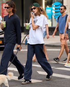 Kaia Gerber Style Street, Kaia Gerber Outfits, Kaia Gerber Street Style, Kaia Gerber Style, Adidas Samba Outfit, Samba Outfit, Models Off Duty Style, Model Off Duty