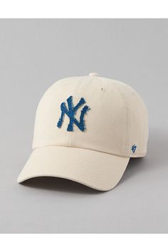 Embroidered logo/Breathable grommets/Adjustable backstrap Yankee Game Outfit, Cap Outfit Men, Yankees Hat, Cap Outfit, Yankees Baseball, Baseball Trucker Hat, Gaming Clothes, Baseball Hat, New York Yankees