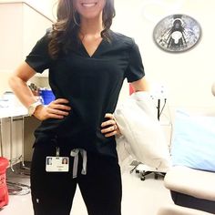 Night Nurse, Scrubs Outfit, Nursing Fashion, Nurse Bag, Figs Scrubs