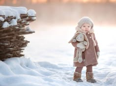 Winter Clothes Photography, Toddler Snow Photoshoot, Snow Family Pictures, Winter Family Pictures