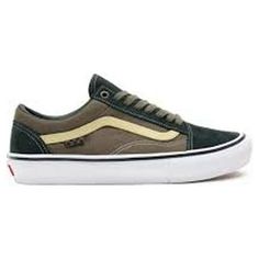 Vans Old Skool Size: Men 8/Women 9.5.  Color: Brown.  Gender: unisex.  Age Group: adult. Vans Authentic Platform, Kids Bike Helmet, Running Clothes Women, Mens Trail Running Shoes, Snowboarding Outfit, Bike Clothes, Vans Style, Bike Shoes, Canvas Shoes Women