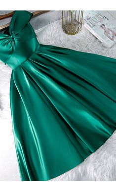 Green Satin Short Sweeetheart Off Shoulder Homecoming Dress, Green Short Party Dress Formal Dresses Short Party Dress Formal, Homecoming Dresses Green, Green Satin Prom Dress, Prom Dresses Off The Shoulder, Dresses Off The Shoulder, Green Homecoming Dresses, Short Prom Dresses, Corset Dress Prom, Dresses Green