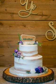 The cutest wedding cake topper. Perfect for this weddings design and a perfect fit for the top of this cake! ​Image by Kristen Weaver Photography ​Modern wedding cake, wedding cakes, unique wedding cakes, simple wedding cakes, floral wedding cakes