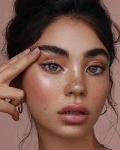 Amazing Wedding Makeup, Make Up Designs, Wedding Makeup Tips, Bronze Makeup, Dewy Skin, Natural Beauty Tips, Victoria Secret Angels