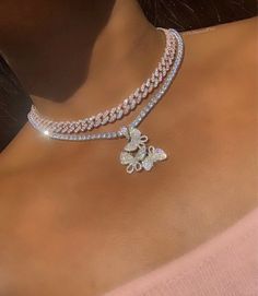 Pretty Jewelry Necklaces, Expensive Jewelry Luxury, Indie Jewelry, Dope Jewelry, Expensive Jewelry, Jewelry Essentials, Girly Jewelry, Butterfly Pendant, Jewelry Inspo