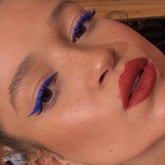 Editorial Make-up, Makeup 101, Blue Eyeliner, Beauty Make-up, Colorful Eye Makeup, Creative Eye Makeup, Eyeliner Tutorial