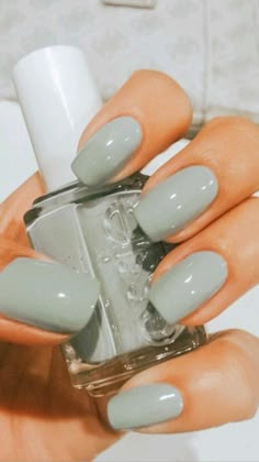 Nail Inspo Squoval, Squoval Acrylic Nails, Nail Colors For Pale Skin, Pale Nails, Grey Nail, August Nails, Plain Nails, September Nails, Squoval Nails