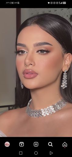 Graduation Party Makeup Ideas, Natural Makeup Full Glam, Makeup Inspo For Graduation, Grad Party Makeup, Graduation Makeup Glam, Debut Makeup Ideas, Quince Natural Makeup, Makeup Ideas Quince, Soft Graduation Makeup