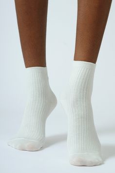 White short cotton blend socks_1 London Accessories, London Free, White Socks, Buy Now Pay Later, Fresh Design, White Sock, White Short, Sock Shoes, Knee High Sock