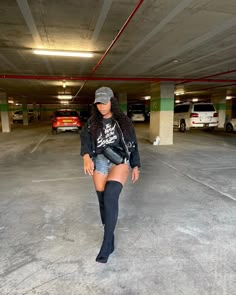 Thigh Boots With Shorts, Shorts And Boots Street Style, Grey Tall Boots Outfit, Thigh High Boots Outfit Winter Baddie, Thigh High Boots With Shorts Outfit, Hoodie Shorts Thigh High Boots, Shorts With Thigh High Boots Outfits, Shorts Thigh High Boots Outfit, Thigh Boots And Shorts