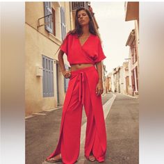 Fluid Pareo Pants From Zara. Red. Soft And Fluid Fabric. No Zipper. Elastic At The Waist. Size M Pareo Pants, Wrap Trousers, Pleats Pants, Bohemian Pants, Zara Jumpsuit, Trouser Co Ord, Vacation Vibes, Crop Top Skirt, Zara Blouse