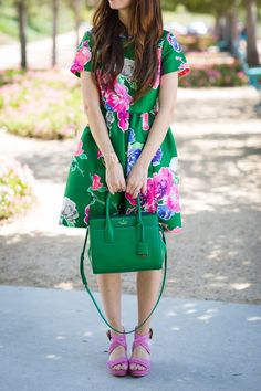 green floral print kate spade stelli dress with pink woven wedges on M Loves M fashion blogger @marmar Birthday Outfit Spring, Spring Birthday Outfit, Kate Spade Style, Green Floral Print, In Full Bloom, New Classic, Online Stores, Styling Tips, Kate Spade Bags