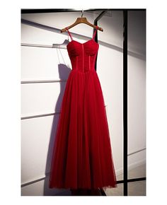 Shop simple corset top tulle party dress with spaghetti straps online. All instock with free shipping. Pro since 2009. Red Formal Gown, Tulle Party Dress, Dress With Corset, Prom Dress Evening, Custom Prom Dress, Spaghetti Strap Prom Dress, Red Evening Dress, Looks Party, Red Prom