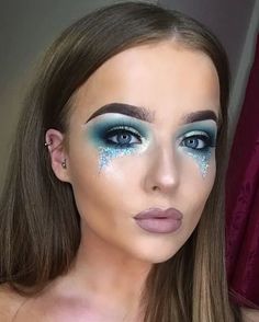 Ice Costume Makeup, Statue Of Liberty Makeup, Ice Queen Makeup Halloween, Make Up Karnaval, Ice Makeup Looks, Fantasy Makeup Looks, Ice Costume, Ice Makeup, Ice Queen Makeup