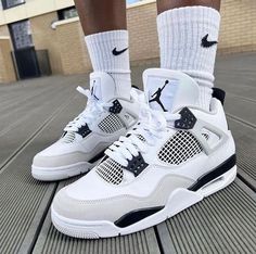 Jordan 4s Retro, Air Jordan 4 Outfit, Jordans 4s, Jordan 4 Outfit, Nike Shoes Women Fashion, Jordan 4’s, Pretty Sneakers, Sneaker Outfits, Nike Fashion Shoes