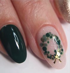 Easy Christmas French Tip Nails, Christmas Nails Holly Leaf, Holiday Light Nails, Evergreen Christmas Nails, Elf Inspired Nails, Green Nail Christmas, Xmas Nails 2024 Trends, Green Holiday Nails Short, Nurse Graduation Nails