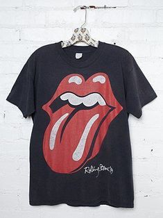 Vintage Rolling Stones T shirt ZNF08 Easy 30 day return policy Rolling Stones Shirt, Rolling Stones Tee, Vintage Band Tees, T Shirt World, T Shirt Yarn, Band Shirts, One By One, Direct To Garment Printer, Looks Vintage