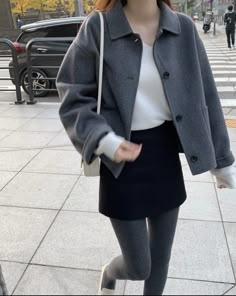 겨울 치마 코디, Preppy Chic Outfits, Normcore Fashion, Grey Tights, Korean Outfit Street Styles, Stylish Fall Outfits, Fashion Attire, Tights Outfit