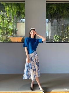 Modest Outfit Ideas, Frock Fashion, Modesty Outfits, How To Pose, Korean Street Fashion, Casual Style Outfits, Elegant Outfit, Modest Outfits, Simple Outfits