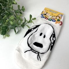 Peanuts Snoopy Face Ankle Socks With Colorful “Snoopy” One New Pair Of Socks Super Cute Fuzzy Snoopy Face With Raised Nose From Korea New Trendy Super Soft White Socks, Ankle High Socks, Cute Snoopy, Peanuts Charlie Brown Snoopy, Peanuts Snoopy Woodstock, School Week, Easter Prints, Sock Booties, Charlie Brown Peanuts