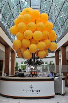 a large balloon tree in the lobby of a luxury hotel stock photo getty images black bedroom furniture sets home design ideas