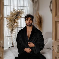 Personalized Men's Short Robe, Custom Embroidered Bathrobe for Boyfriend & Husband, Fleece Holiday Gift for Him, Custom Mens Fleece Robe Elevate His Everyday: Indulge in Luxury with Our Premium Men's Robe Gift the epitome of comfort with our luxurious men's robe, crafted from the finest materials for an unparalleled experience. Unlike cheap alternatives, our robe offers a truly indulgent feel against the skin. ☁️ Designed for Discerning Men: * Perfect for young professionals and established men Fleece Robe, Young Professional, Personalized Embroidery, Mens Fleece, Sophisticated Style, Gift For Him, Gowns Dresses, Gifts For Him, Quality Fabric