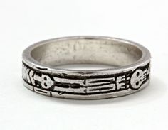 Georgian Skeleton Ring  .925 Silver  Memento Mori by billyblue22, $60.00 Ancient Rings, Memento Mori Jewelry, Memento Mori Ring, Skeleton Ring, Georgian Jewelry, Goth Jewelry, Jewelry Blue, Band Jewelry, Engraved Jewelry