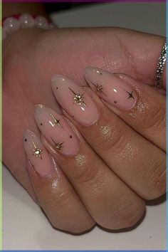 Gold Star Almond Nails, Almond Nails With Sparkle Design, Chrome Nails Designs Stars, Prom Nails Inspo Almond, Almond Nails Gold Stars, Almond Shaped Star Nails, Clear Nails With Gold Stars, Hold Accent Nails, Pink Star Almond Nails